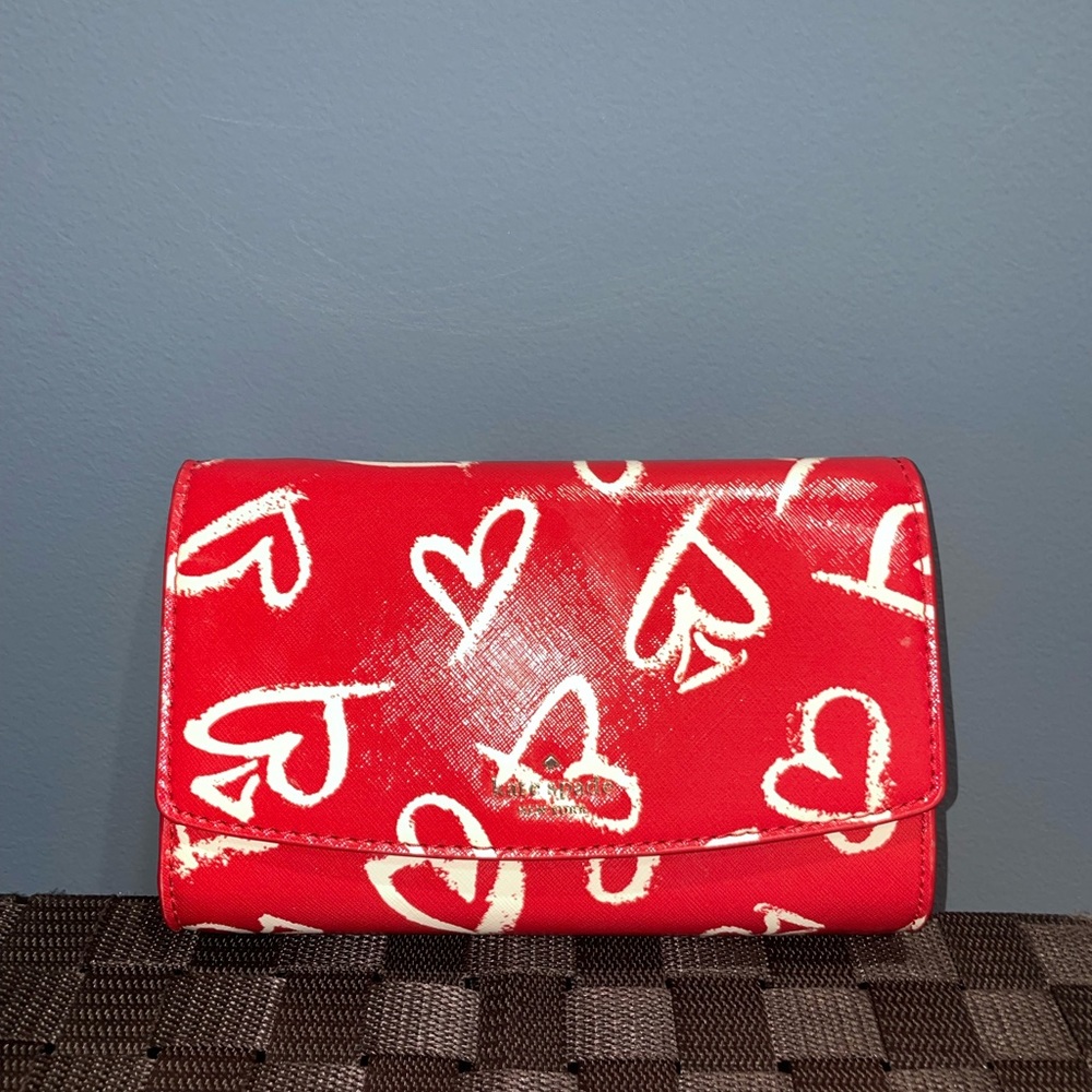 Kate Spade hearts Crossbody/clutch NWOT